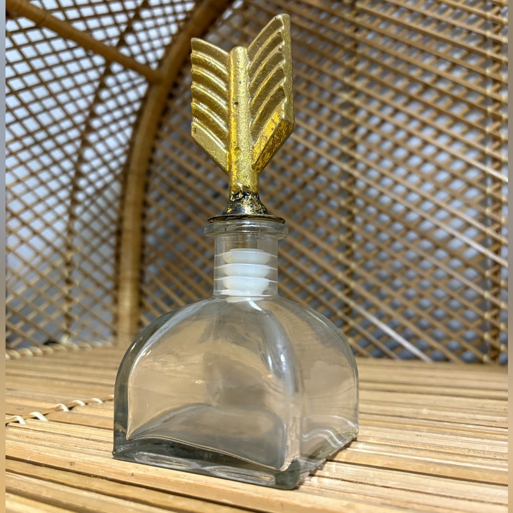 ⭐️Free With Any Purchase⭐️Arrow Top Glass Bottle